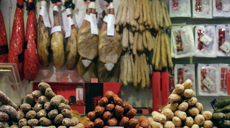 catalan thin, dry-cured, sausage, pork meat, pork gut