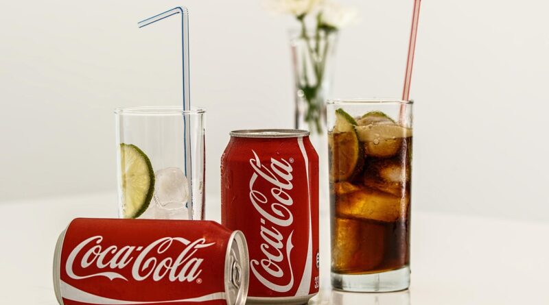 drink, soda, glasses, can, beverage, refreshment, carbonated drink, soft drink, cold drink, fizzy, coca cola, coke, cola, drink, soda, soda, cold drink, cold drink, coca cola, coca cola, coca cola, coca cola, coca cola, coke, coke, cola