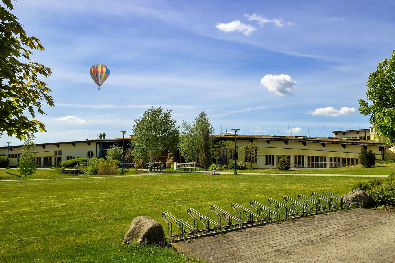 spa, templin, hot air balloon, recreation, water, warm, slide, family, to travel, tourism, swimming pool, children, natural therme, health, wellness, uckermark, exterior view, nature, clouds, main entrance