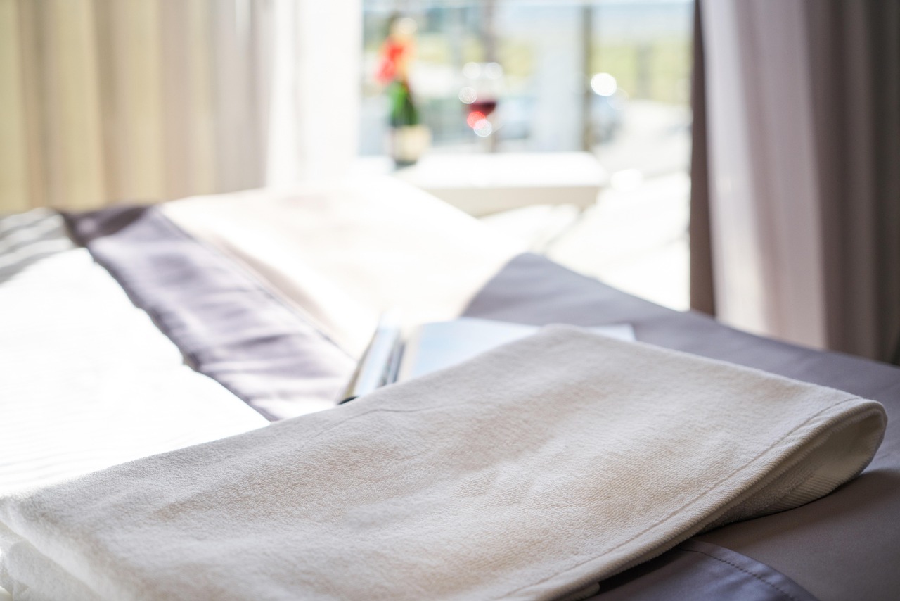 hotel, towel, luxury, bed, white, clean, holiday, room, spa, relax, relaxation, health, massage, nature, therapy, summer