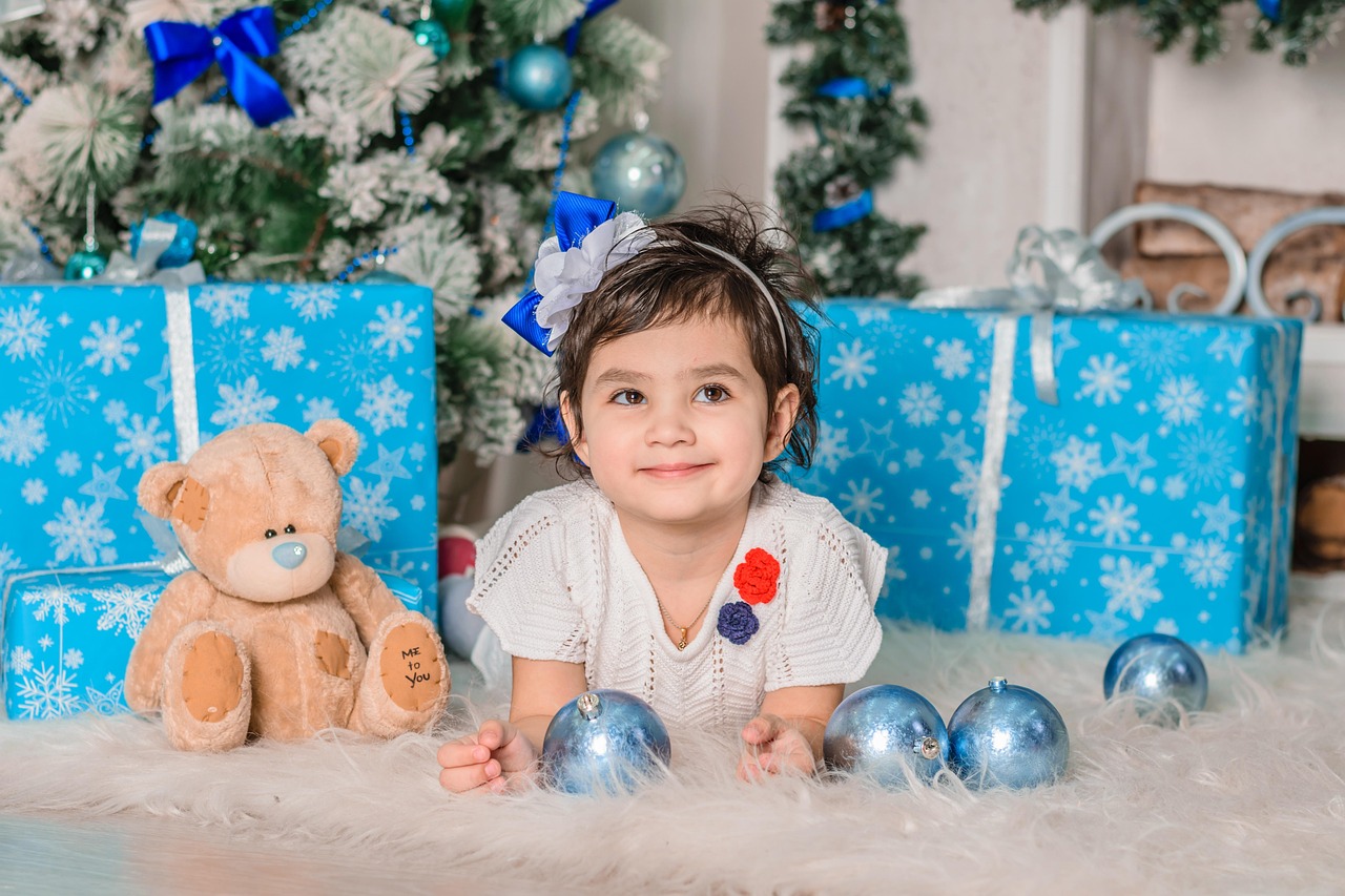 baby, small, toy, fun, christmas, young woman, celebration, funny, lovely, kid, family, charming, joy, happiness, box, cute