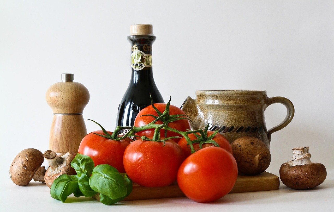 tomatoes, basil, mushrooms, fresh tomatoes, fresh basil, basil leaves, fresh mushrooms, composition, ingredients, food preparation, vegetables, healthy, vegan, vegetarian, nutritious, food, isolated, tomatoes, vegetables, food, food, food, food, food