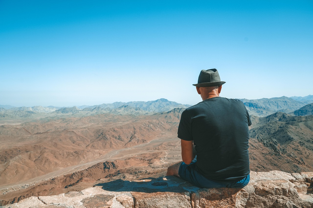 in the distance, see, mountains, landscape, alone, time out, vacations, retreat, work station, think, nature, freedom, outlook, look out, looking for, in the distance, looking for