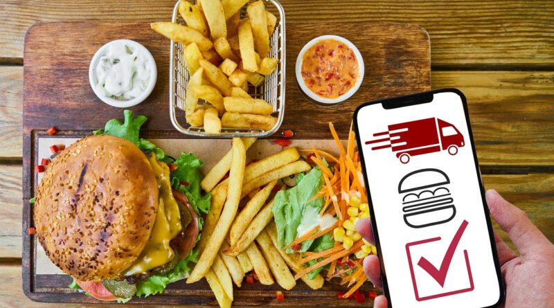 fast food, delivery, online, service, food, smartphone, app, fast food order, hamburger delivery, through the internet, services, fast food restaurant, ordering food online, nutrition, fast food, fast food, fast food, fast food, fast food, delivery
